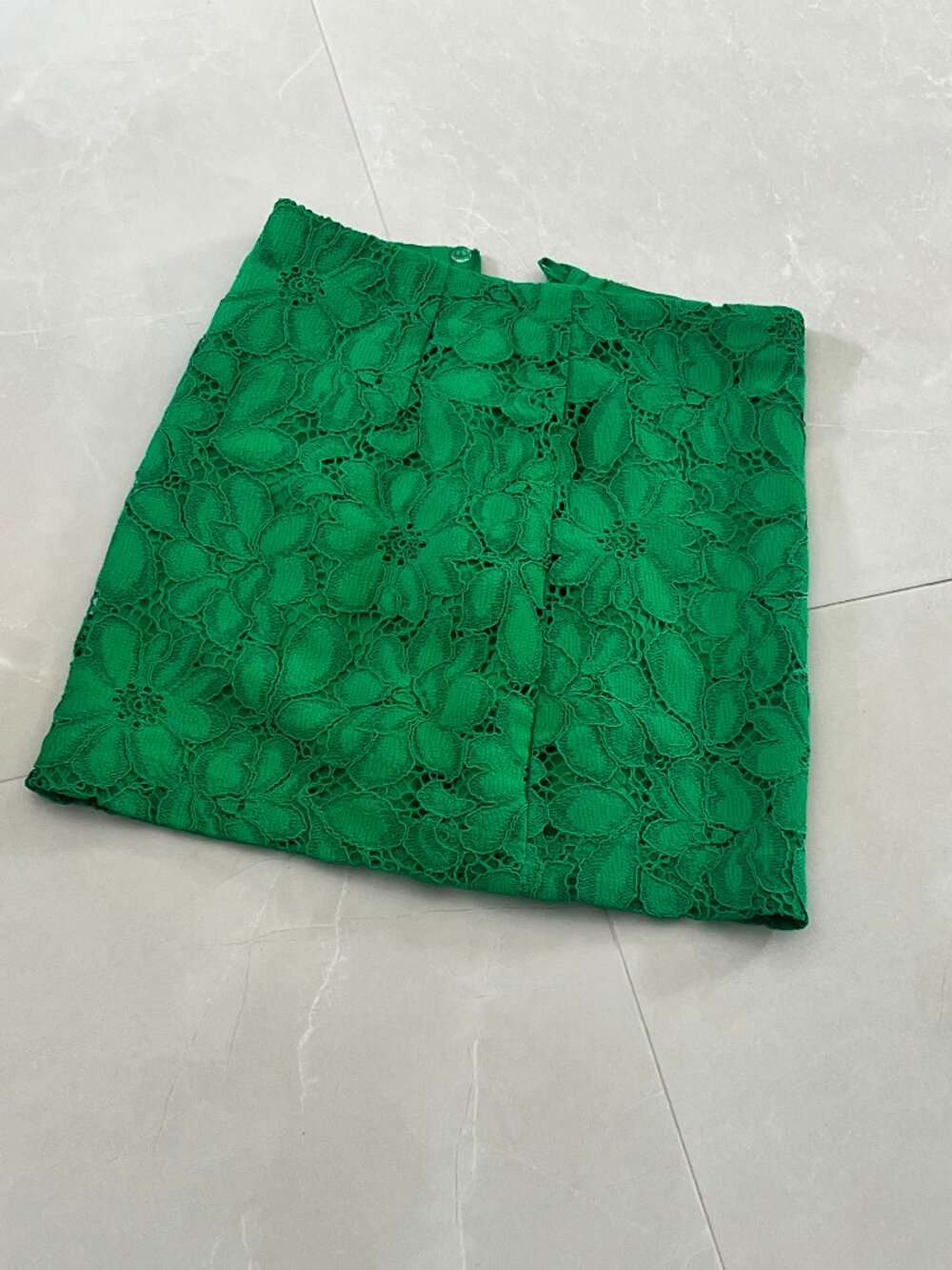 Vibrant Emerald Green Floral Lace Mini Skirt